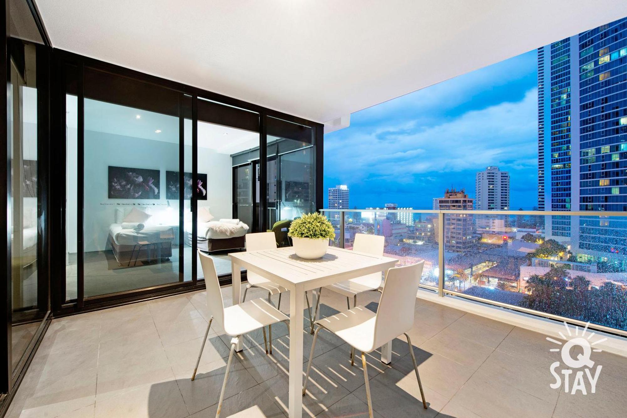 Circle On Cavill - Qstay Gold Coast Extérieur photo