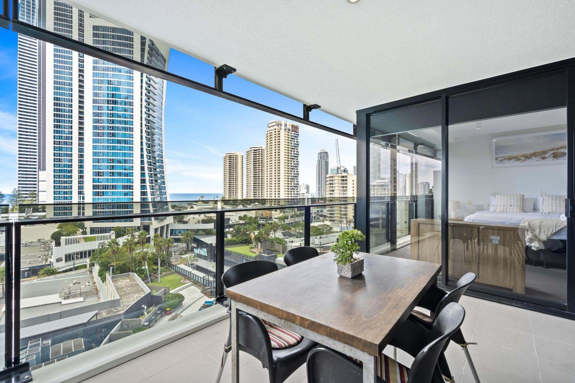 Circle On Cavill - Qstay Gold Coast Extérieur photo